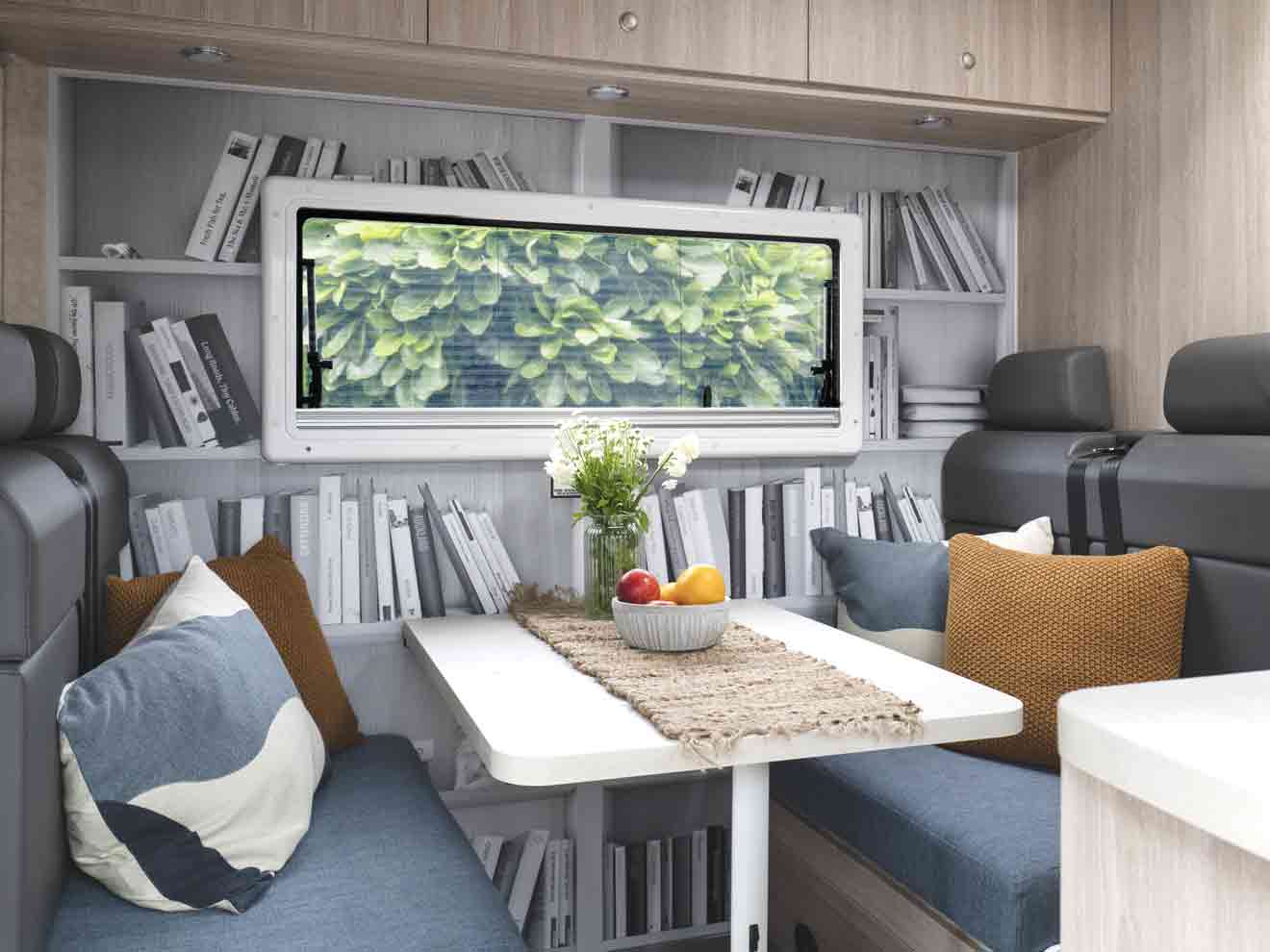 Motorhome table and seating